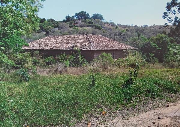 Fotografia de autoria anônima. Local: Antiga tulha da Fazenda Santa Thereza da Serra, em Valinhos-SP, ano desconhecido [5].