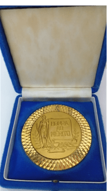 Medalha da premiação do 1° Concurso Conto e Poesia