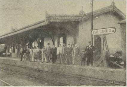 Primeira Estação Ferroviária da Cia. Paulista de Estradas de Ferro, inaugurada em 1872. Valinhos, SP, 1908 . Autor desconhecido - Foto retirada da revista o Malho