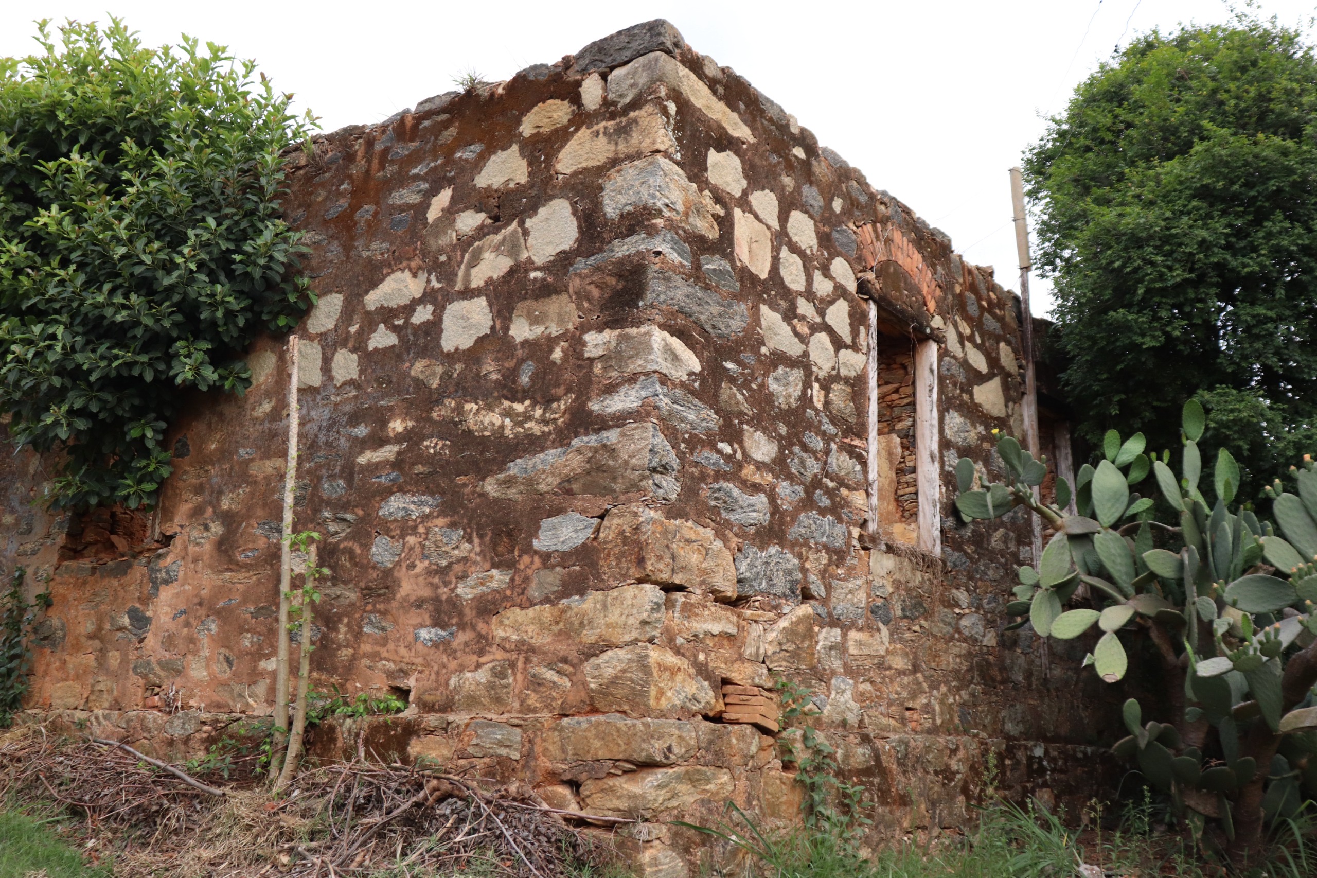 Ruínas da tulha/Senzala da Fazenda Morro das Pedras - Tulha/Senzala da Fazenda Morro das Pedras