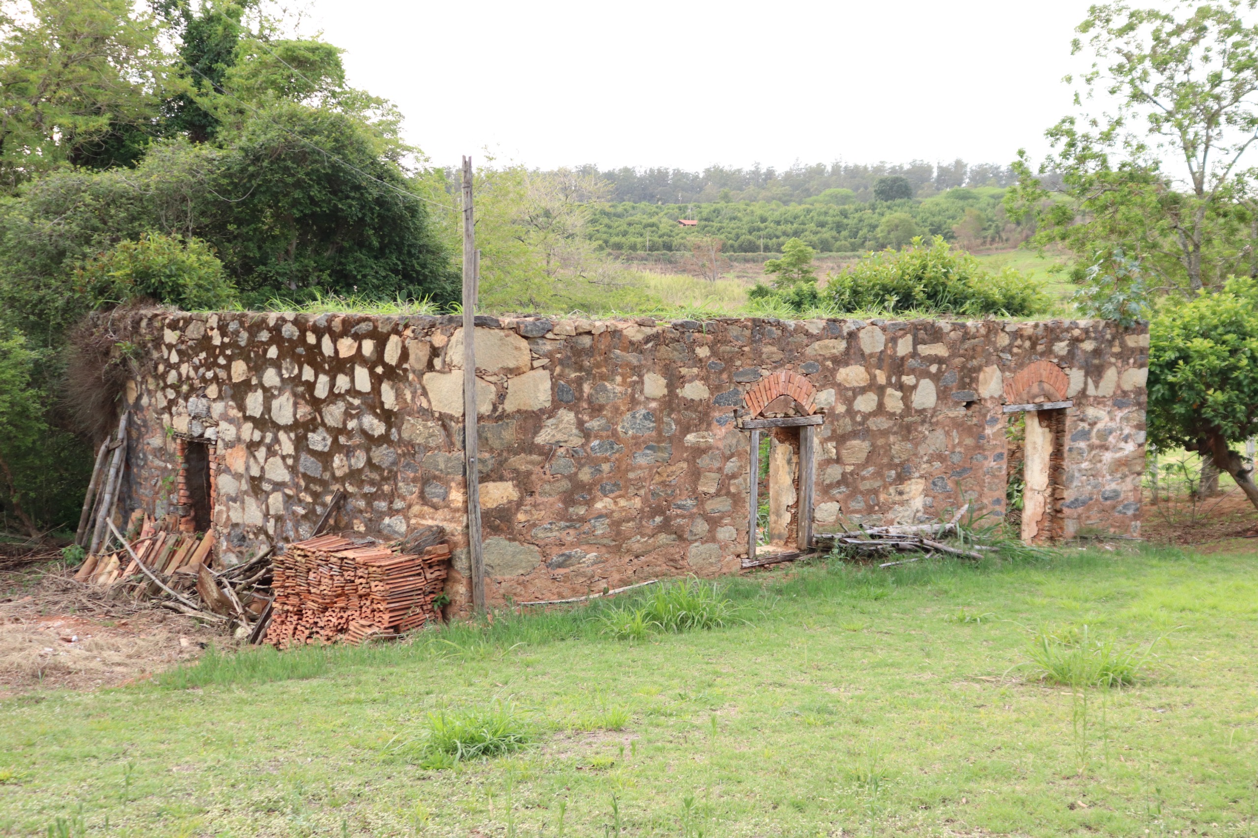 Ruínas da tulha/Senzala da Fazenda Morro das Pedras - Tulha/Senzala da Fazenda Morro das Pedras